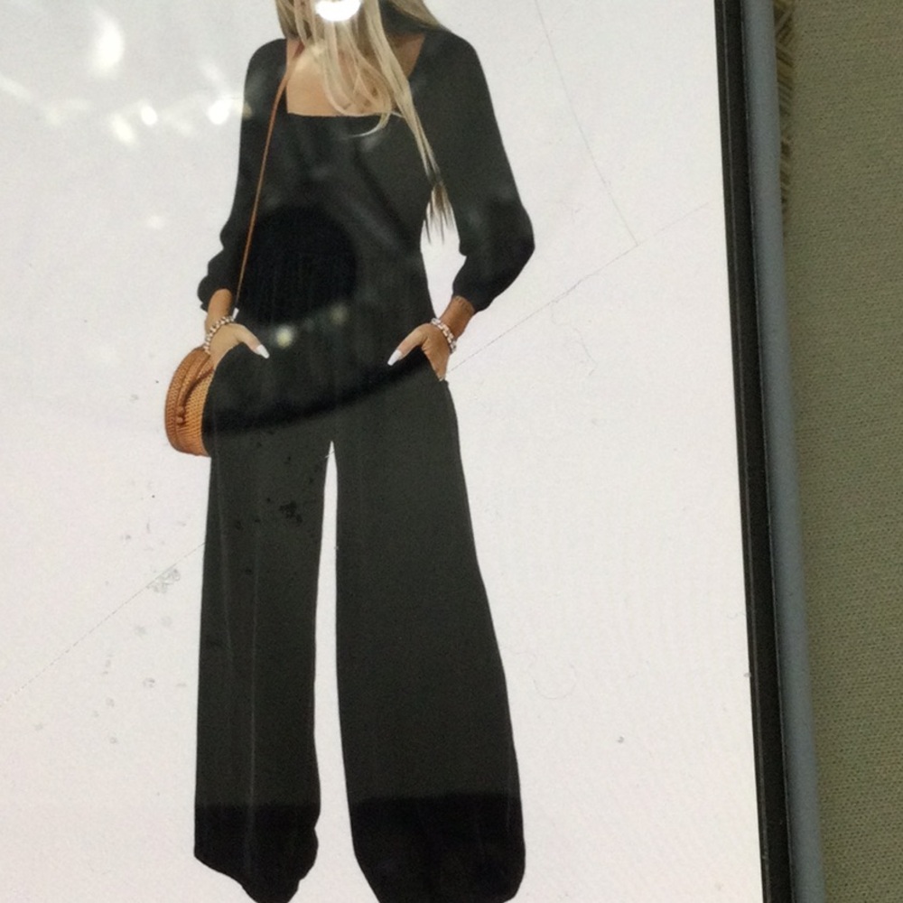 Dokotoo Woman’s Jumpsuit casual loose New with tags wide legs Size large